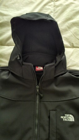 Chaquetas North Face. Sofshell con Forro interior Polar. alternativa-  Tallas M-L-XL color negro. valor: $27.500.-