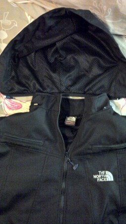 Chaqueta corta viento The north face $20500.- talla entre L