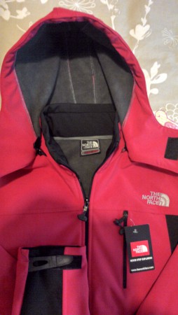 Chaqueta de north face hombre $28000.