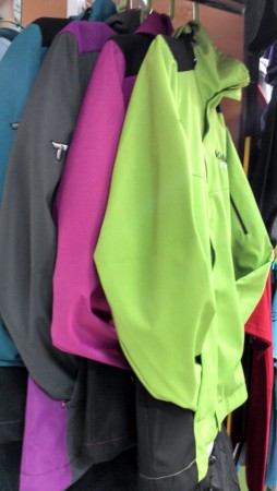 chaqueta corta vientos para mujer colores talla S. M